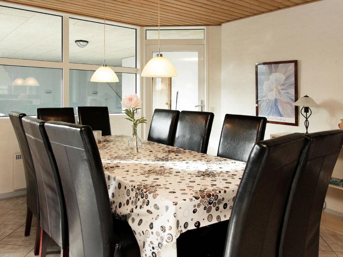 10 Person Holiday Home In Bl Vand Blåvand الغرفة الصورة